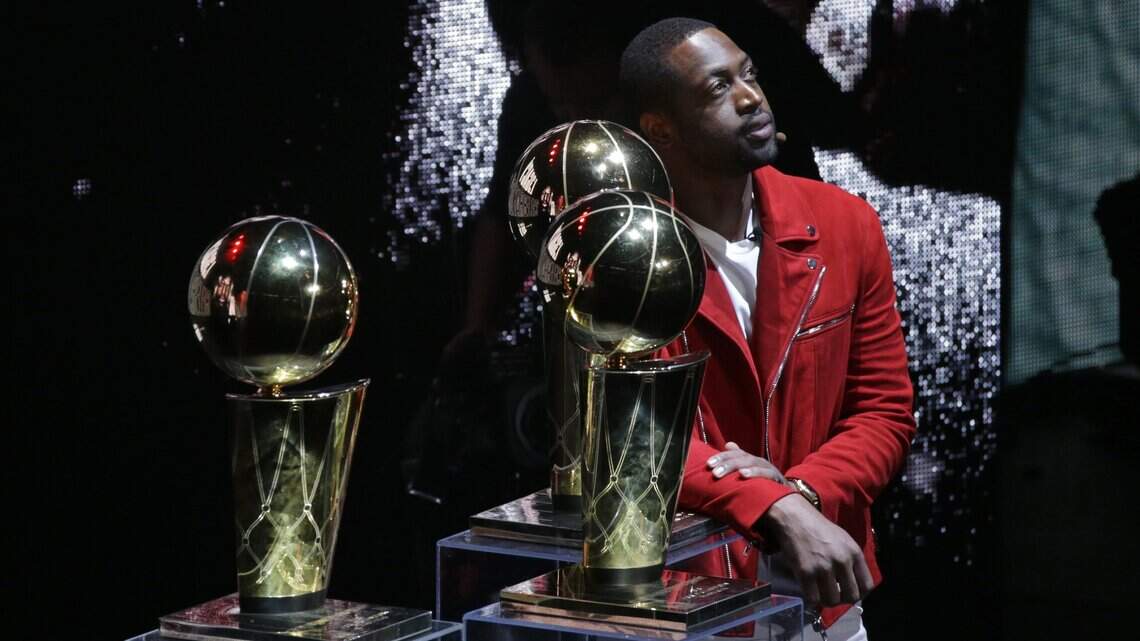 Dwyane Wade just dyed his hair again. His new do can best be described as hot