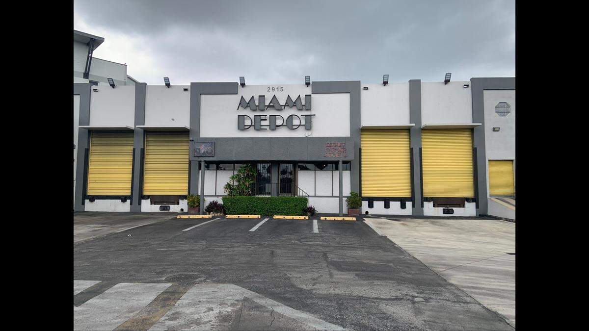 Inspectors found rodent dung but no FDA registration at Newport Wholesalers’ storage warehouse, which uses the truck ports on the left and the right of this building on Okeechobee Road in Hialeah.
