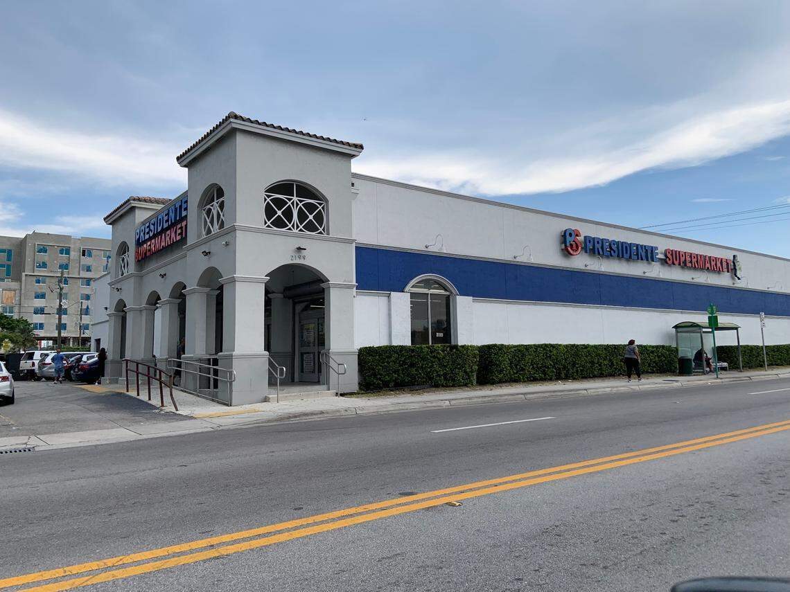 El supermercado Presidente en 2199 NW 36 St. en Miami. Se construirá un nuevo Presidente a partir del verano de 2024 para el próximo Southplace City Center en Cutler Bay, en el sur de Miami-Dade.