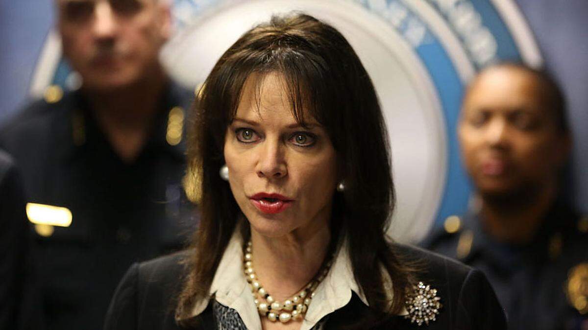 Miami-Dade State Attorney Katherine Fernandez Rundle is developing a plan to let ex-felons vote.