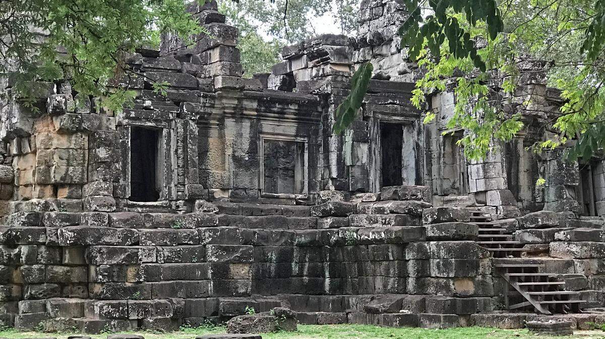 Wat Athvea, a 12th century Hindu temple that was never completed, stands near the house where a cooking class was held. On the grounds are modern pagodas and an active monastery where people can obtain a water blessing or blessing bracelets.