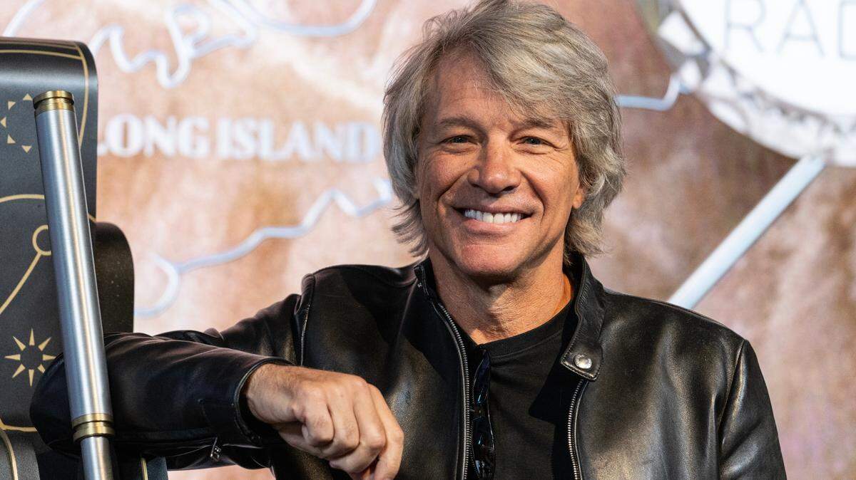 Jon Bon Jovi helps woman experiencing a mental health crisis.