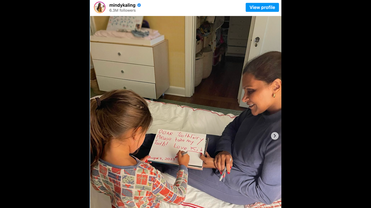 Chrissy Teigen shared a tooth fairy mom hack with Mindy Kaling.