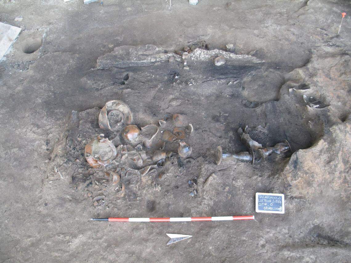 Pottery found at Afragola.