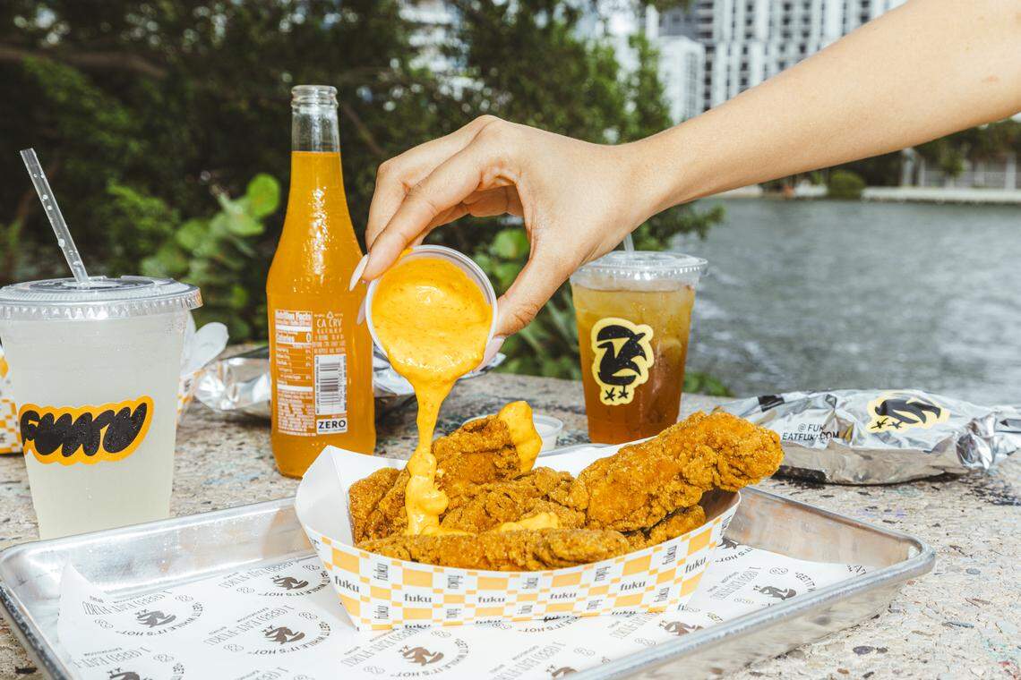 Los tenders de pollo también están en el menú de Fuku, que abrió en Coral Gables.