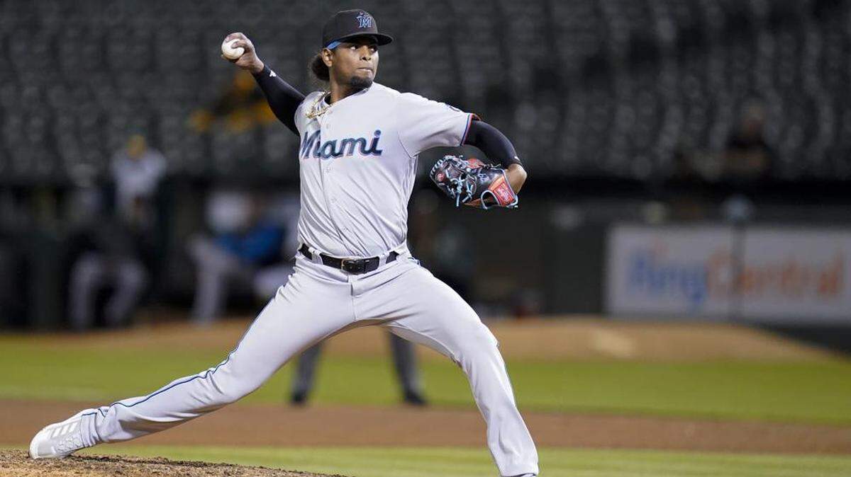 Miami Marlins’ Edward Cabrera pitches against the Oakland Athletics during the seventh inning of a baseball game in Oakland, Calif., Monday, Aug. 22, 2022