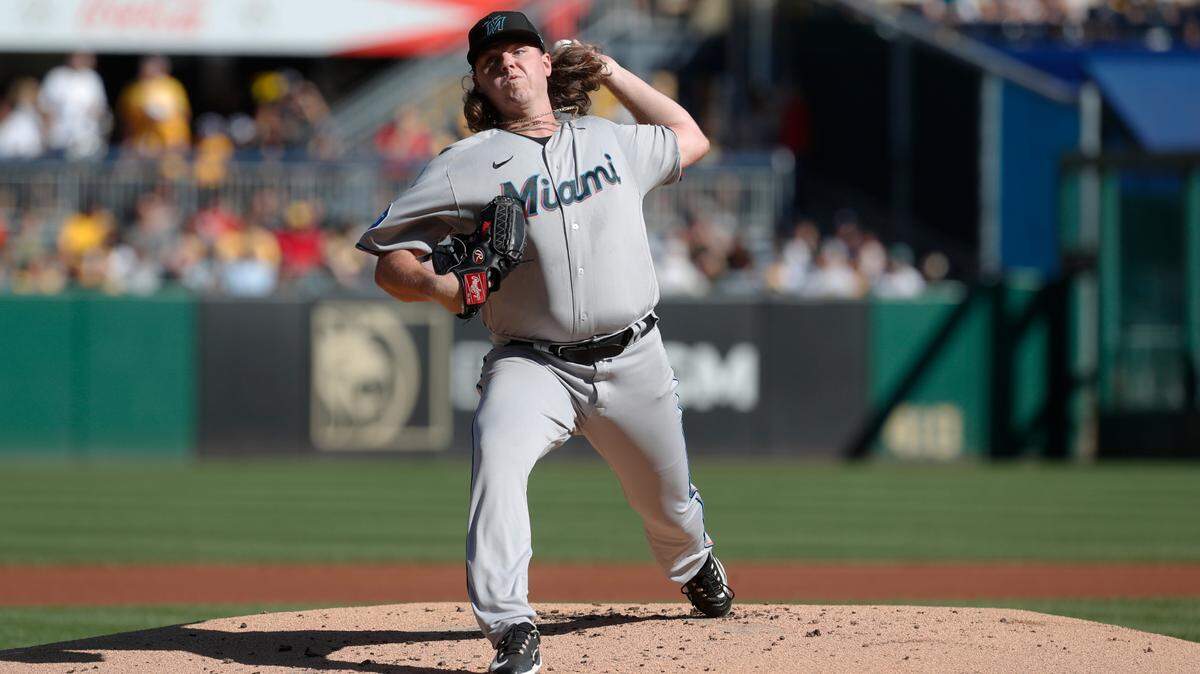 Miami Marlins starting pitcher Ryan Weathers (60) delivers a pitch against the Pittsburgh Pirates during the first inning at PNC Park.