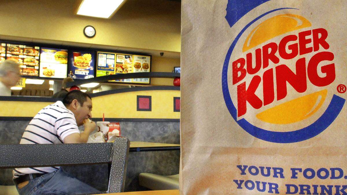Fast food chain Burger King released a mobile app offering customers a Whopper for a penny if they order it in a McDonald’s and then head to a nearby BK location. It was described as “Whopper Detour” in a video.