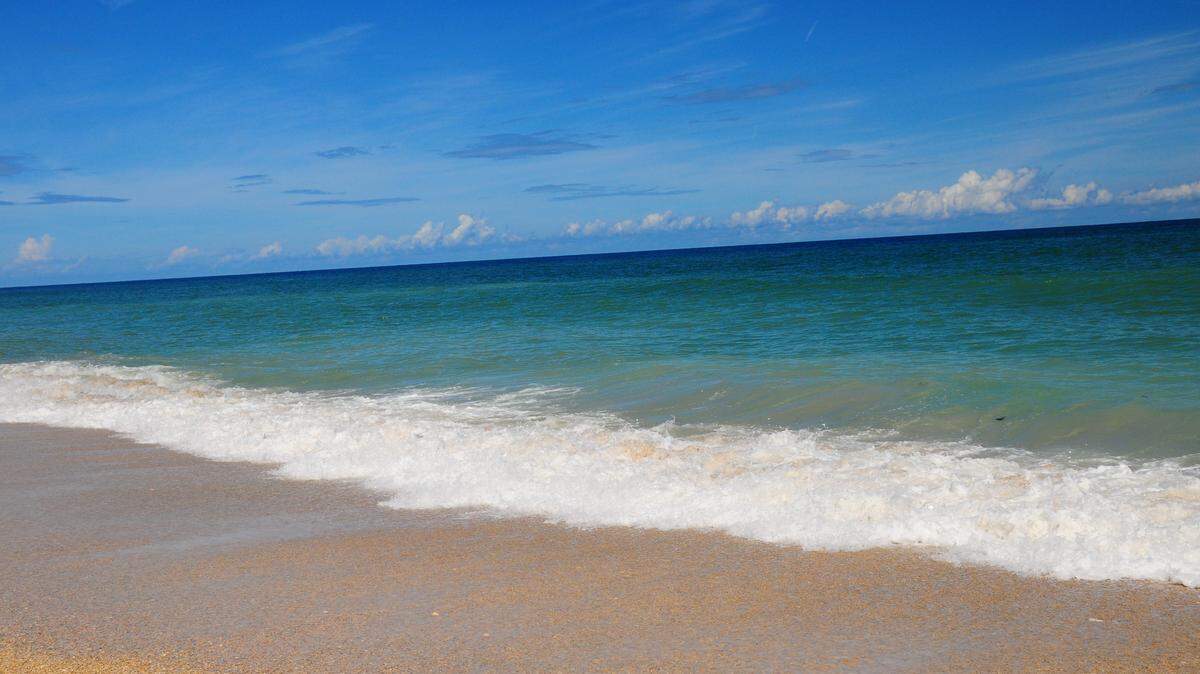 A 41-year-old Florida woman was arrested after she left two young children unattended at the beach, according to the Pinellas County Sheriff’s Office