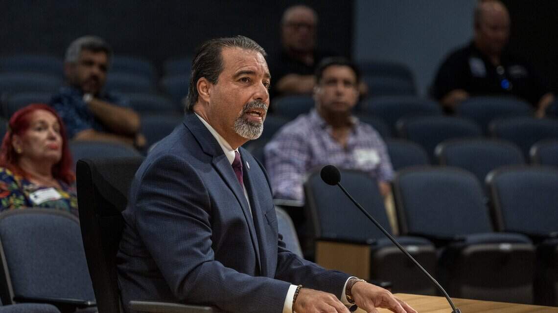 Miami-Dade school board picks longtime MDCPS administrator as new superintendent