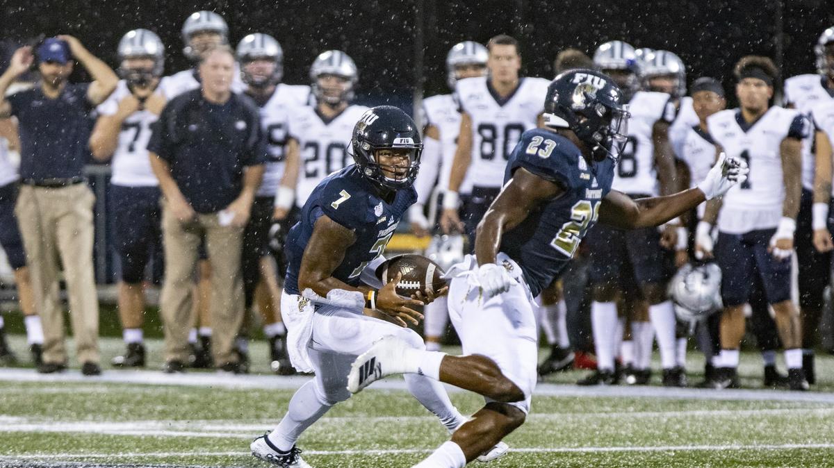 FIU quarterback Kaylan Wiggins (7) set a school single-game record for rushing yards by a quarterback, running 14 times for 187 yards and two touchdowns. He also completed 12-of-18 passes for 127 yards and no turnovers.