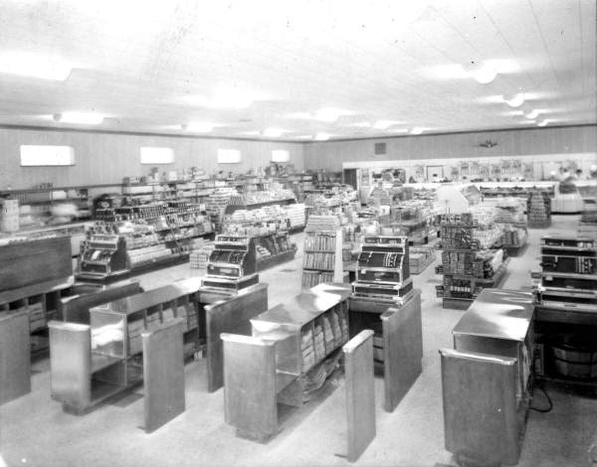 The checkout lanes at the WInter Haven Publix.