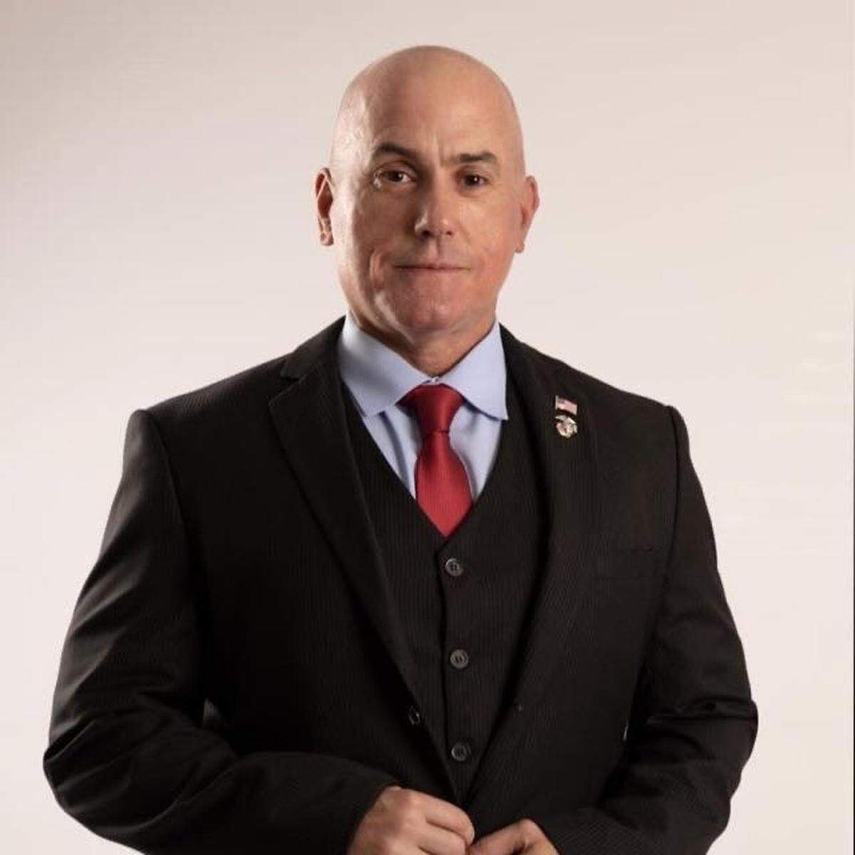 William G Perez, a retired lawyer and former Marines Corp Colonel, is running for Miami Lakes Town Council.