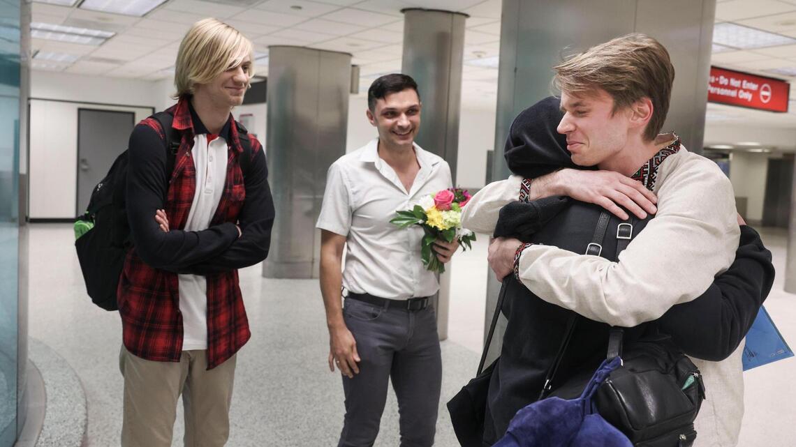 Ukraine family reunites in Miami after 7 years —  and it involves borscht and the beach