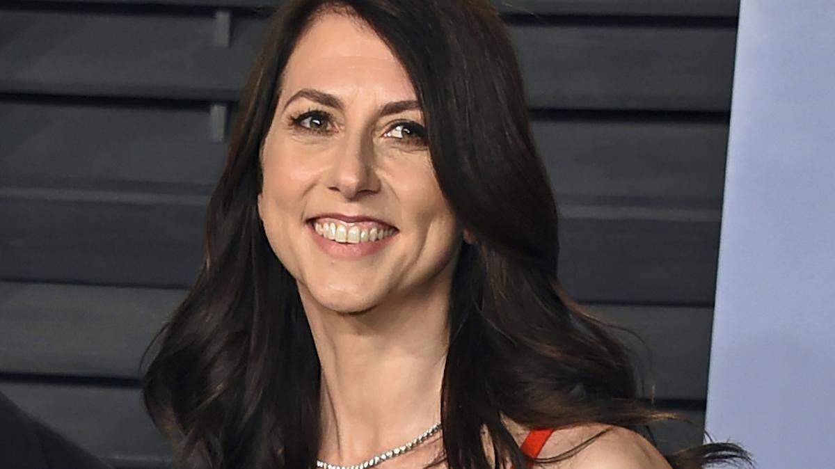 3/5/2018 - FILE - In this March 4, 2018, file photo, then-MacKenzie Bezos arrives at the Vanity Fair Oscar Party in Beverly Hills, Calif. Scott, philanthropist, author and former wife of Amazon founder Jeff Bezos, has married a Seattle science teacher. Dan Jewett wrote in a letter to the website of the nonprofit organization the Giving Pledge, on Saturday, March 6, 2021, that he was grateful to be able to marry such a generous person and was ready to help her give away her wealth to help others. (Photo by Evan Agostini/Invision/AP, File) (Photo by PA Images/Sipa USA) *** US Rights Only ***