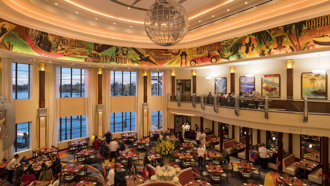 Maria and Enzo's Ristorante is an Italian trattoria with 50-foot ceilings, a travel theme and Art Deco decor. According to the Disney story line, the restaurant is set in the abandoned Disney Springs airline terminal from the 1930s.
