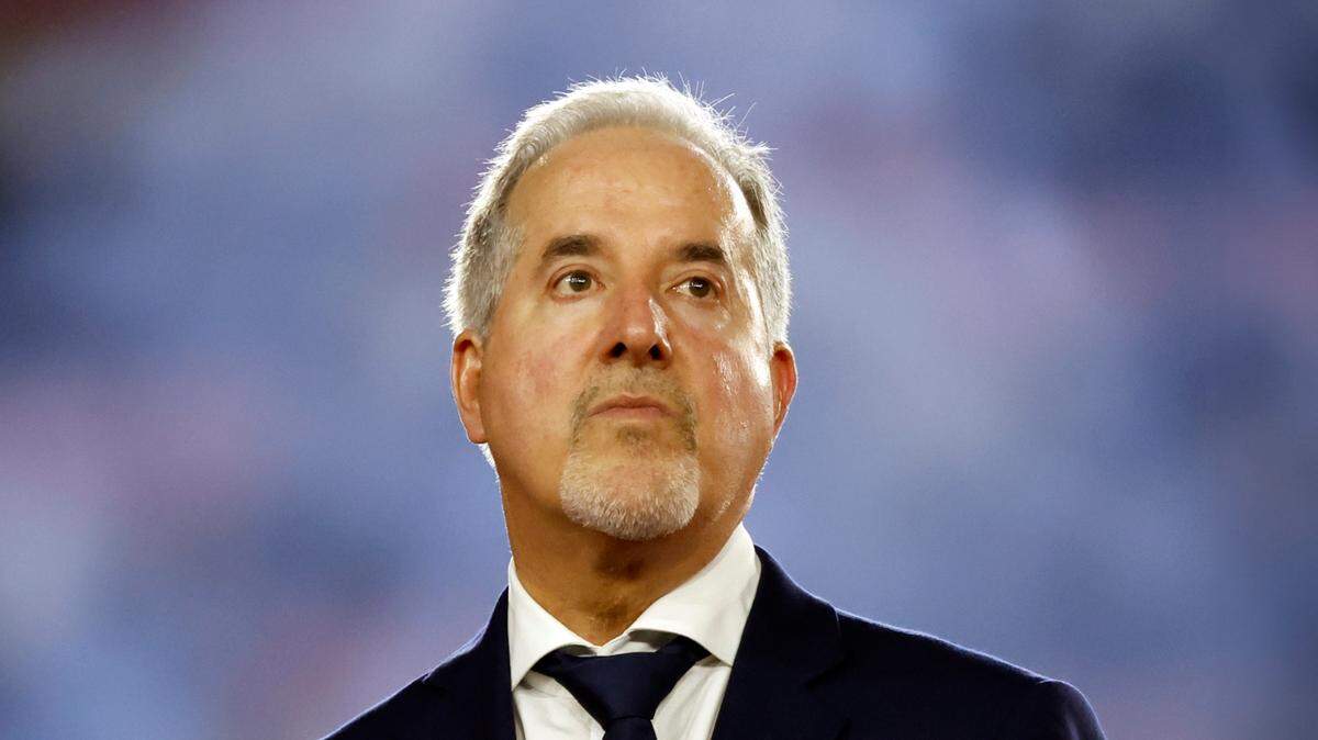 Jorge Mas, copropietario del Inter Miami CF, observa tras la derrota ante el Houston Dynamo en la final de la Copa Abierta de Estados Unidos Lamar Hunt en el DRV PNK Stadium, en Fort Lauderdale, Florida, el miércoles 27 de septiembre de 2023.