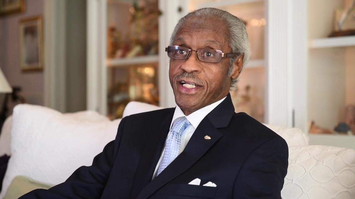 Al Dotson Sr. received the H.T. Smith Lifetime Achievement Award from the Miami-Dade County Chamber of Commerce in 2019.