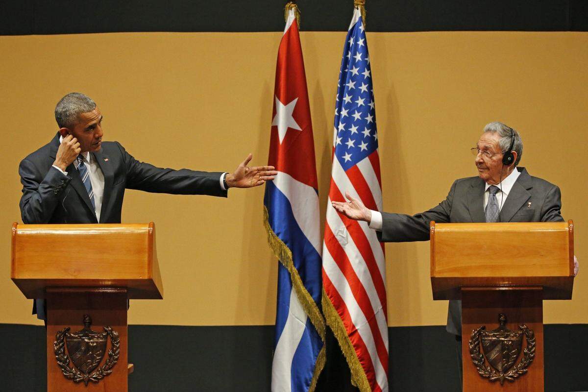 Barack Obama y Raúl Castro dan discursos en el Palacio de la Revolución en La Habana el 21 de marzo de 2016.