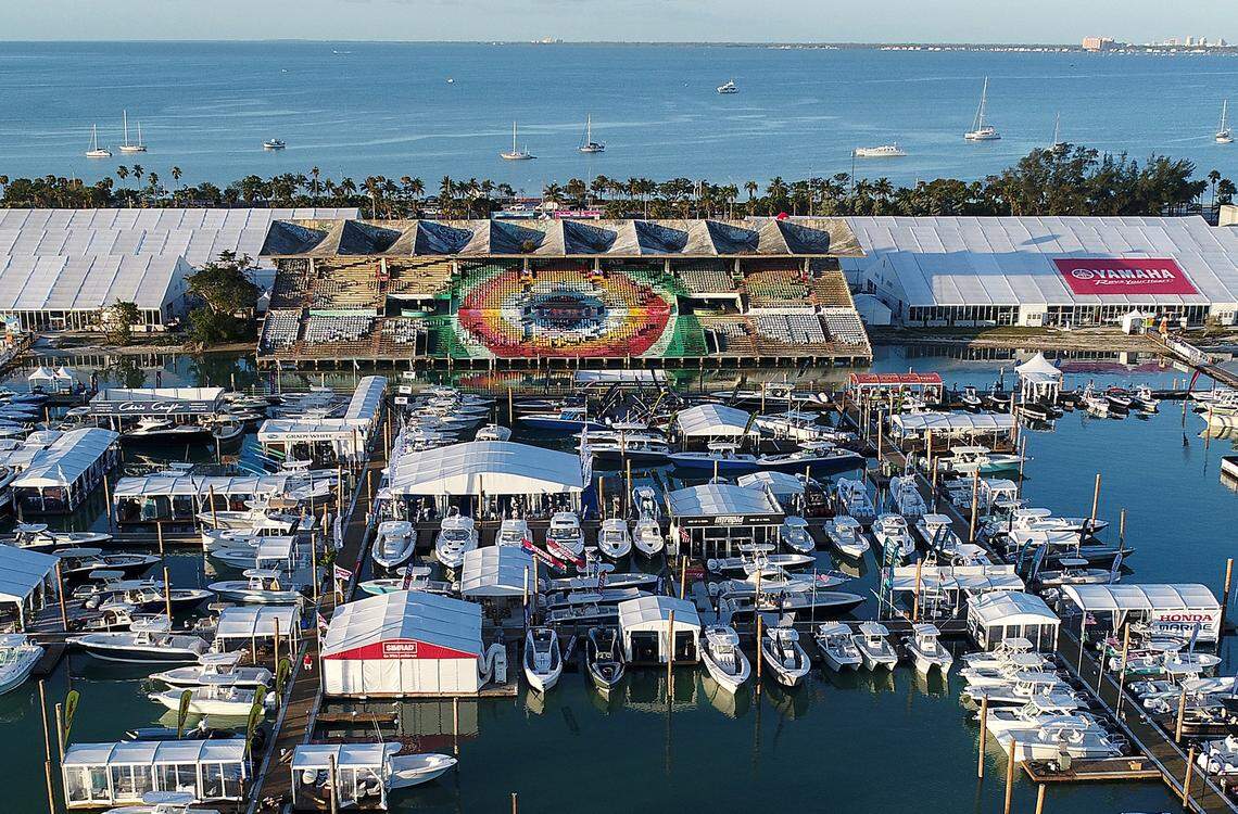 Since the mangroves were cut down, the Miami International Boat Show, shown in 2018, has welcomed about 300,000 visitors to Miami Marine Stadium, where it erects floating docks, tents and walkways.