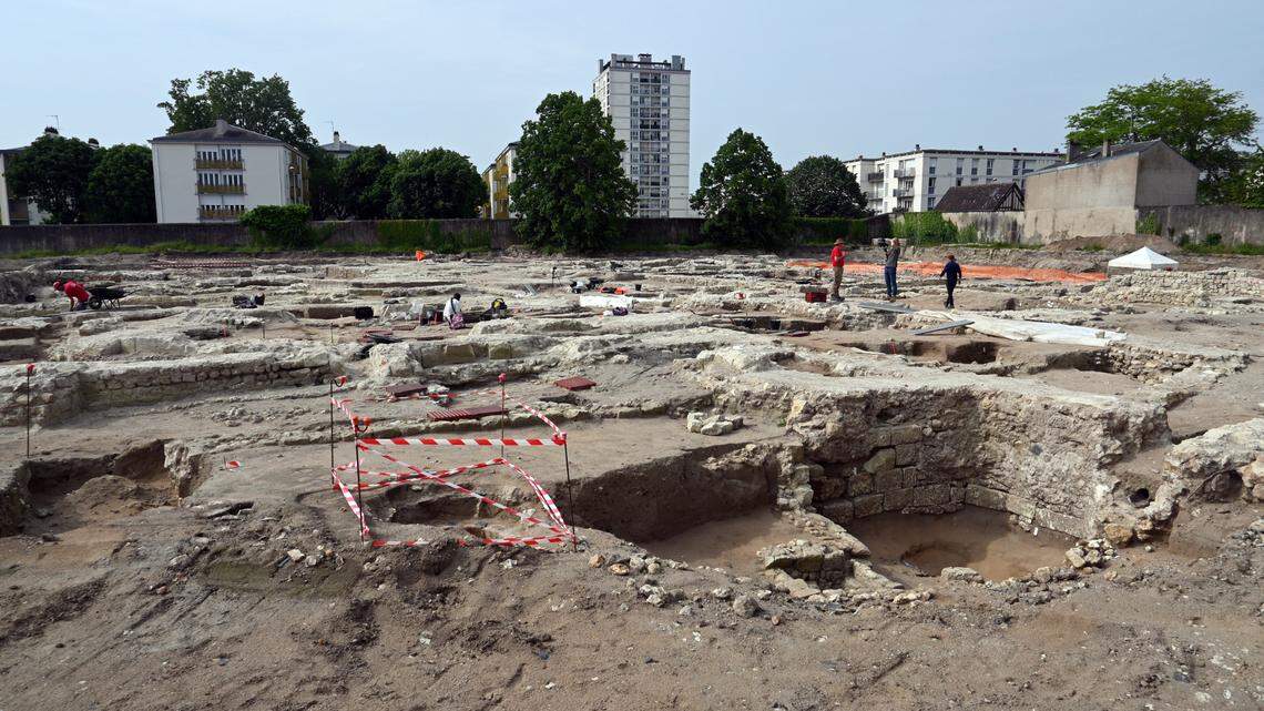 Archaeologists in France completely excavated a medieval abbey and its surrounding areas, according to officials.