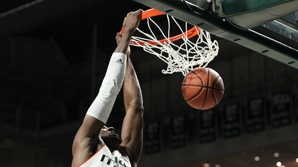Seniors Izundu, Lawrence lead UM to 75-55 home win over FAU