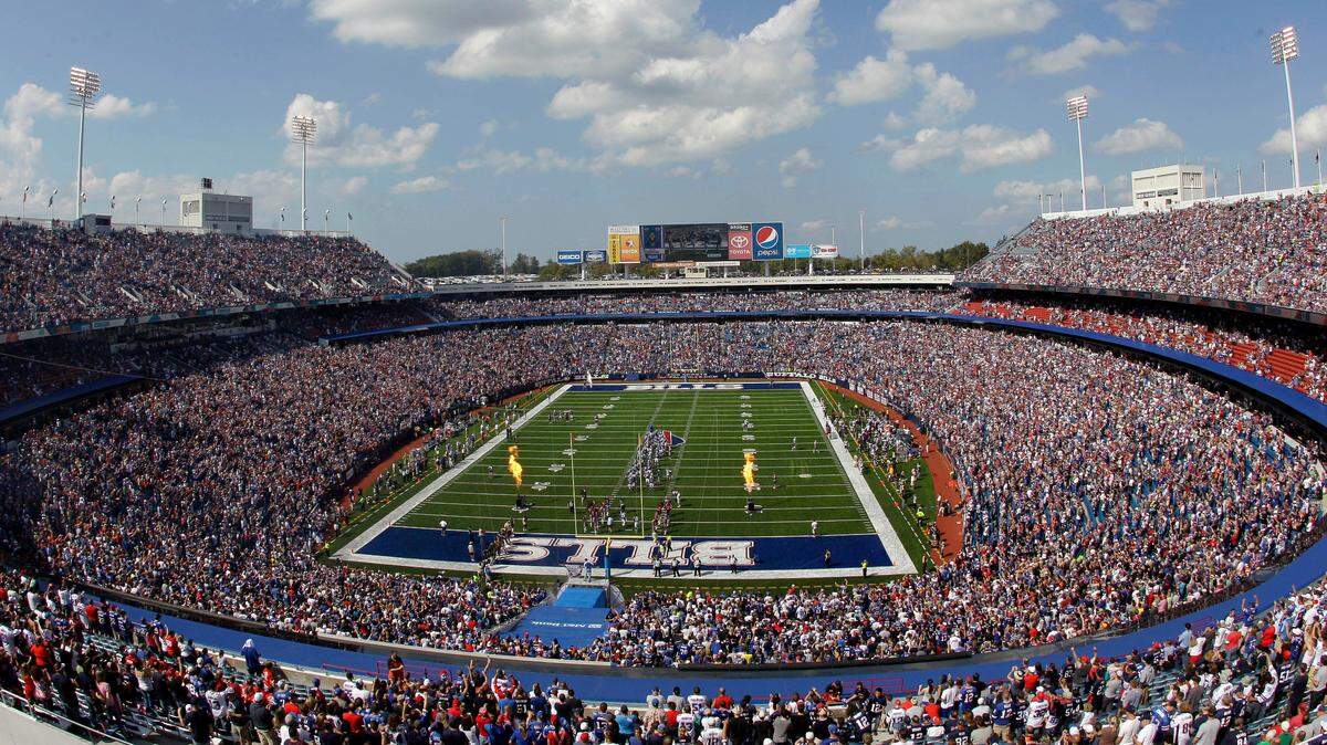 A couple faces a felony charge after using fake COVID-19 vaccine cards to enter a Buffalo Bills football game in New York, Erie County district attorney said.