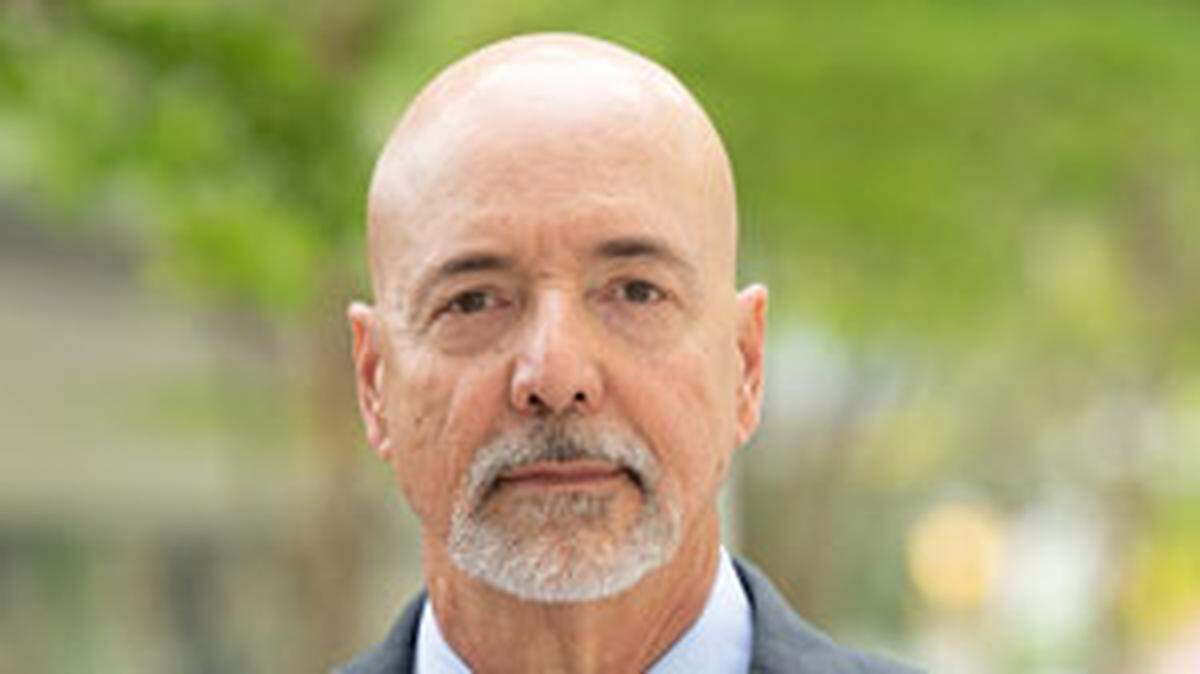Felix Jimenez, Miami-Dade County’s inspector general, said his requests for a new four-year contract have been ignored by Oliver Gilbert, chair of the Miami-Dade County Commission. Jimenez’s reappointment requires a commission vote, and Gilbert holds authority over the board’s agenda.