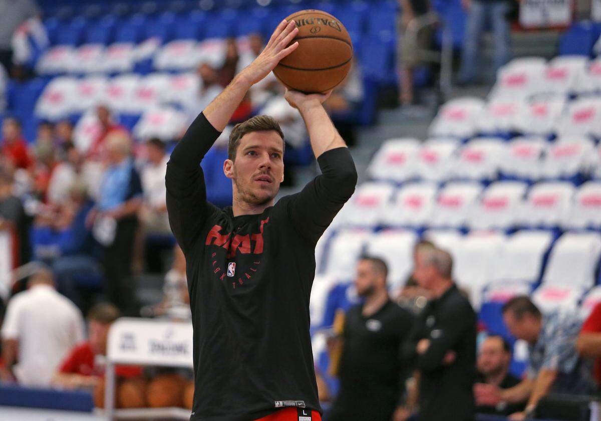 Miami Heat guard Goran Dragic practice before the start of the HEAT Red, White & Pink scrimmage game at FAU Arena on Saturday, September 29, 2018 in Boca Raton, FL. The HEAT “Red, White & Pink” Game benefiting Miami Cancer Institute at Baptist Health South Florida.
