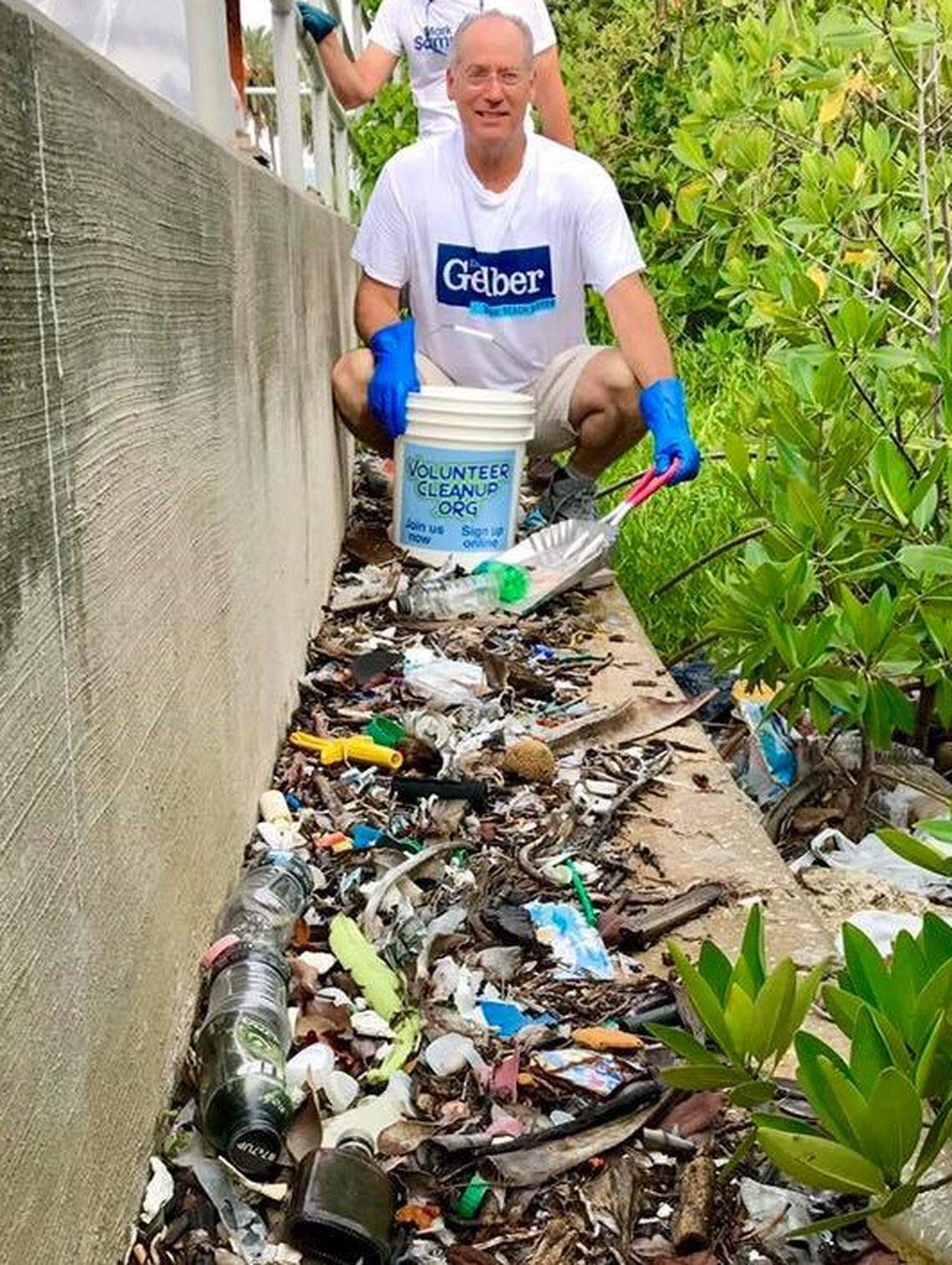 In August 2017, Miami Beach Mayor Dan Gelber, then a candidate, hosted a 30-person cleanup along MacArthur Causeway, where a team collected 1,100 pounds of plastic trash that came out of Biscayne Bay.