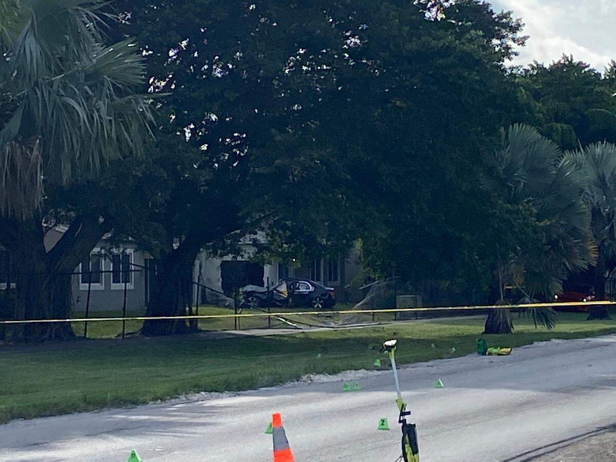 A car crashed into an apartment building at Southwest 336th Street in Florida City Thursday, Oct 19, 2023.