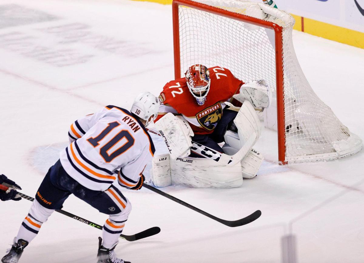 Edmonton Oilers center Derek Ryan (10) scores a goal against Florida Panthers goaltender Sergei Bobrovsky (72) during the first period of an NHL game at the FLA Live Arena on Saturday, February 26, 2022 in Sunrise, Fl.