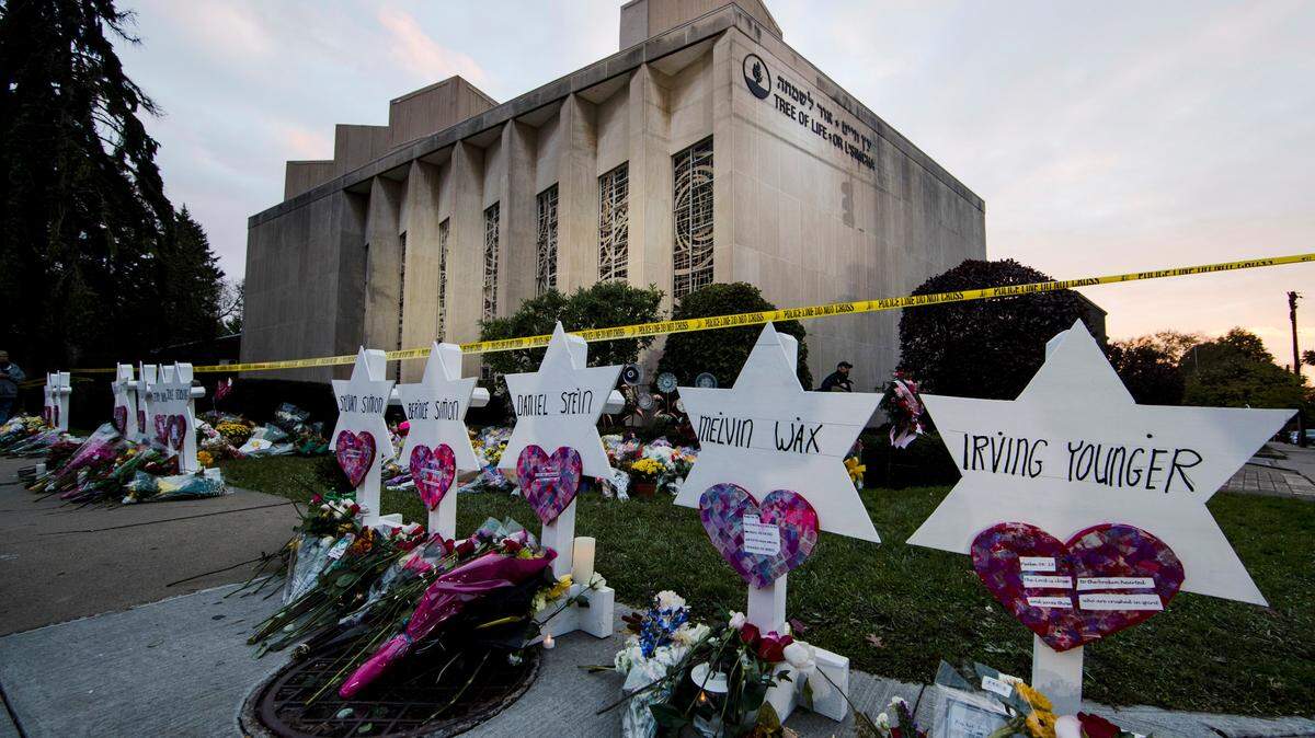 A makeshift memorial stands outside the Tree of Life Synagogue in Pittsburgh on Monday, Oct. 29, 2018, two days after the shooting at the temple, which killed 11 people.