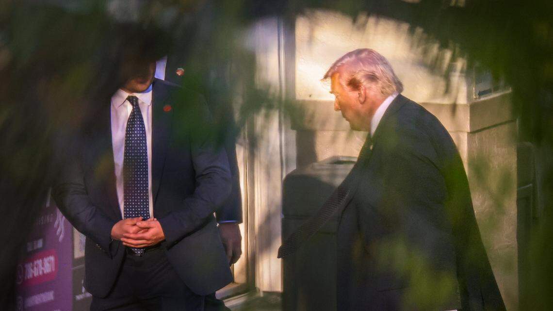 Trump visita restaurante en Doral meses después de que el dueño criticara su mano dura contra migrantes venezolanos