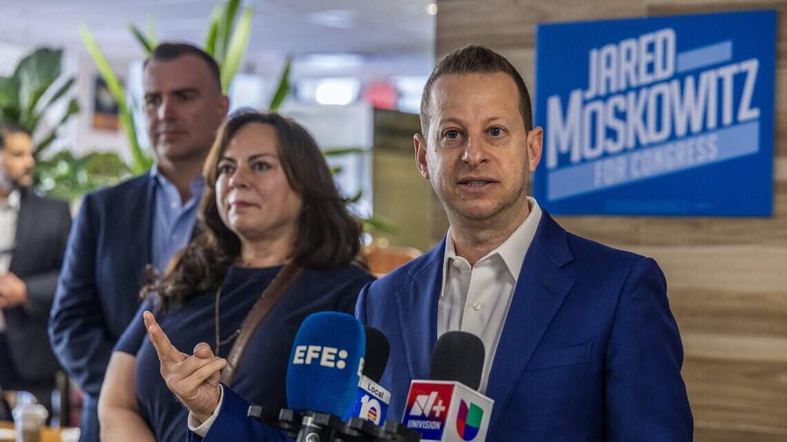 Hispanic voters are frustrated with Trump. Can Florida Democrats capitalize?