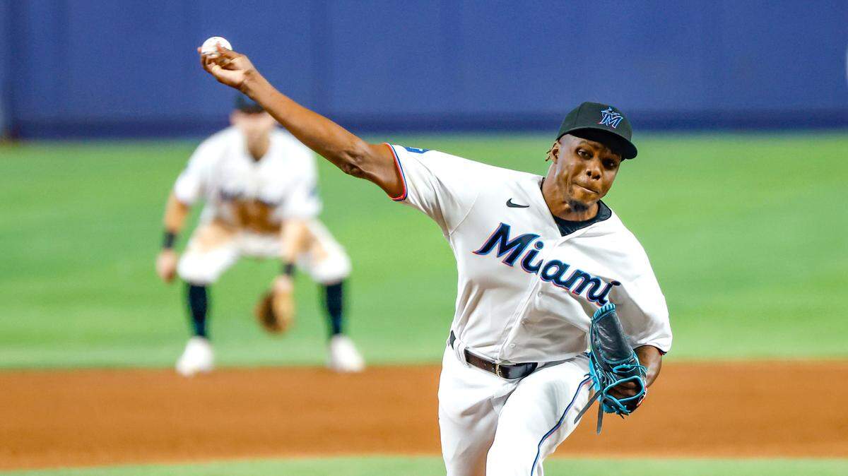 Miami Marlins relief pitcher Huascar Brazoban (31) pitches in the seventh inning during the game against the San Francisco Giants at LoanDepot Park in Miami, Fl on Wednesday, April 19, 2023.