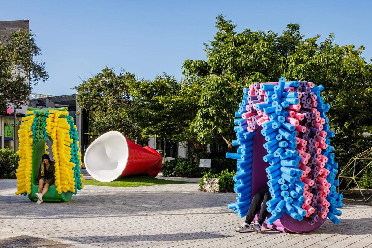 Rock | Roll", una instalación interactiva en el Design District durante la Semana del Arte de Miami realizada por Germane Barnes. Kris Tamburello. Cortesía de Germane Barnes