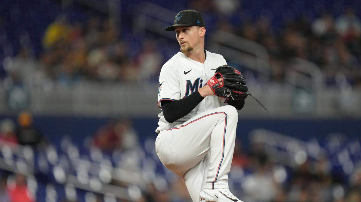 Jun 22, 2023; Miami, Florida, USA; Miami Marlins starting pitcher Braxton Garrett (29) pitches against the Pittsburgh Pirates in the first inning at loanDepot Park. Mandatory Credit: Jim Rassol-USA TODAY Sports