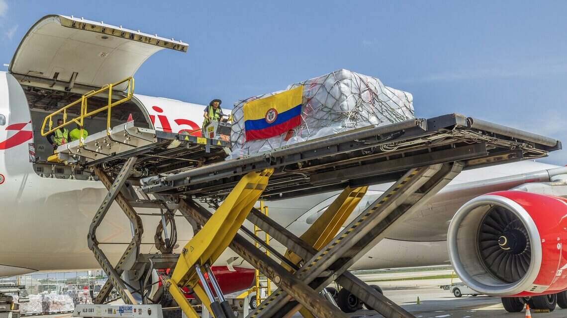 Look as cargo airline and Miami nonprofit send aid flight to quake-hit Colombia