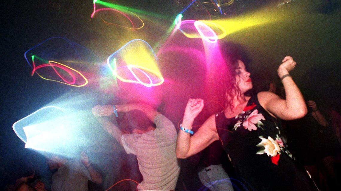 11/12/95, David Bergman/Miami Herald Staff: Dancing the night away at Glam Slam on South Beach.