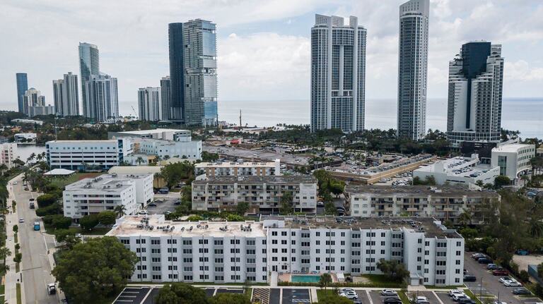 Are condo prices and sales going up or down? See changing numbers in Miami and Broward
