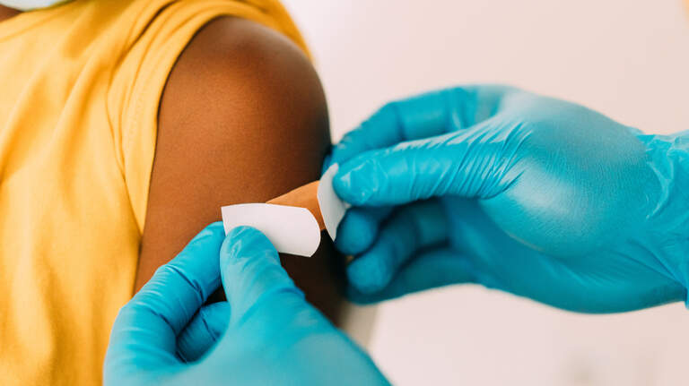 Do CVS, Walgreens have the new COVID vaccine? What to know about booster appointments