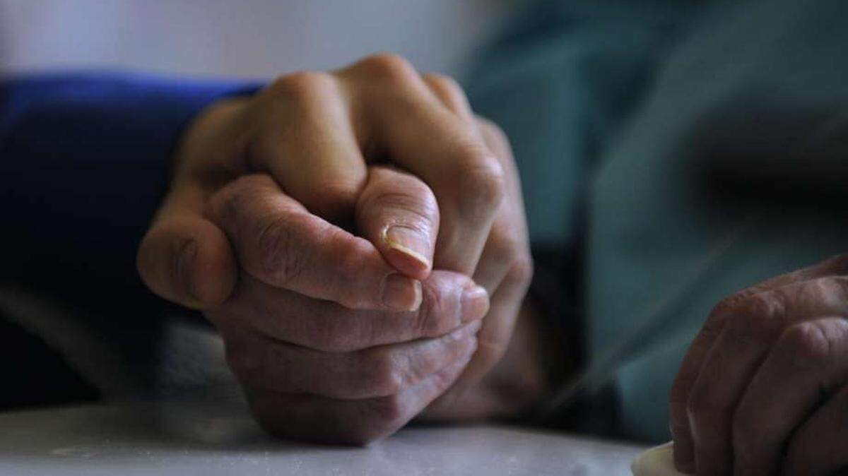 In Florida, nursing home residents remain in quarantine because of COVID-19, unable to receive visits from family.