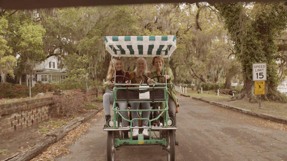 The movie was shot on a small inland island eight miles from downtown Savannah, a place called Isle of Hope. 