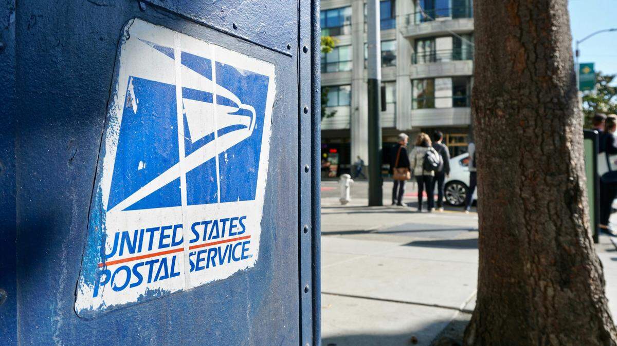 A 24-year-old man worked with two others to steal money from mail in Louisiana, federal officials said.