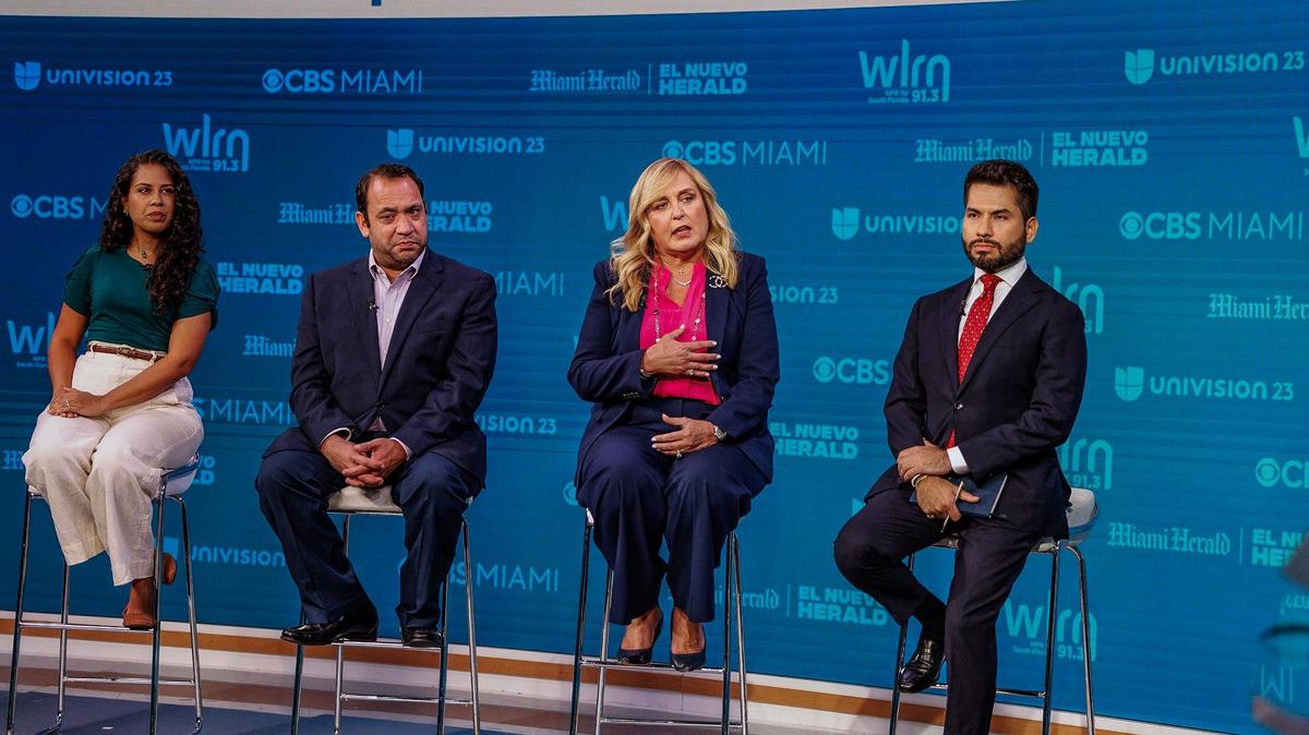 Los panelistas de los demócratas de izquierda Liz Rebecca Alarcón y José Aristimuño y los republicanos Marili Cancio y César Grajales, participaron en una edición especial del programa de Al Punto Florida, “Los Hispanos Deciden”, moderado por la presentadora de noticias Jenny Padura, un foro de servicio público organizado por Univisión. 23, CBS4, El Nuevo Herald y WLRN, en Doral, el miércoles 03 de octubre de 2024.