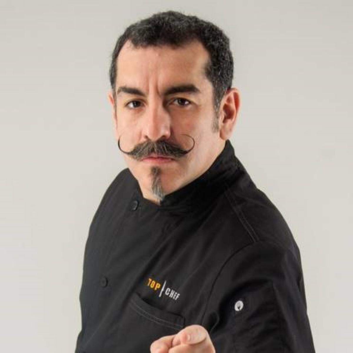 ‘Top Chef Mexico’ star Aquiles Chavez is at the helm of Los Generales Mezcal & Bar.