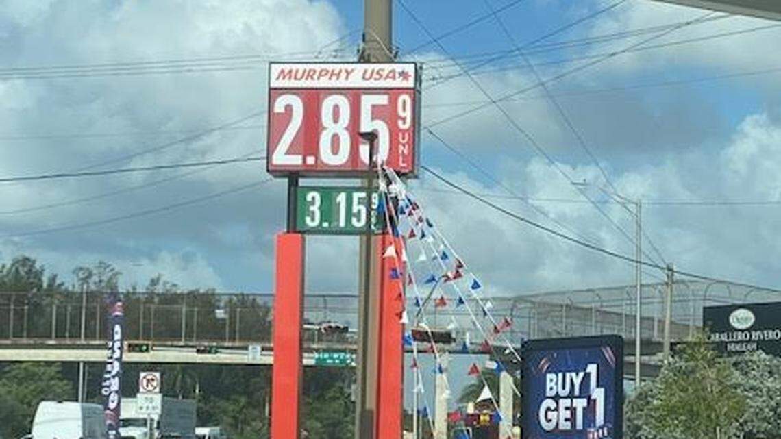 Gas prices are expected to drop below $3 a gallon in many states before the elections. Photo taken in Miami Dade on Oct. 30.