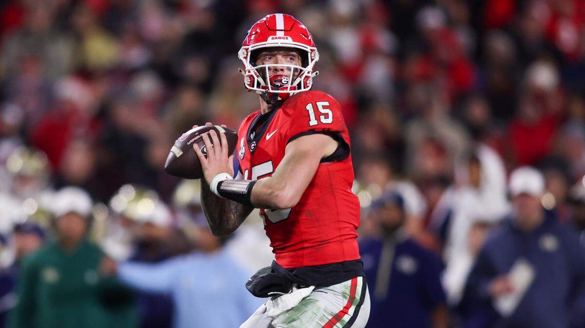 Nov 29, 2024; Athens, Georgia, USA; Georgia Bulldogs quarterback Carson Beck (15) throws a pass against the Georgia Tech Yellow Jackets in the fourth quarter at Sanford Stadium. Mandatory Credit: Brett Davis-Imagn Images