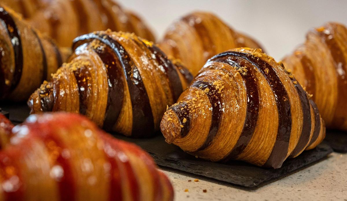 Croissants expuestos en L'Boulanger Maison du Croissant.